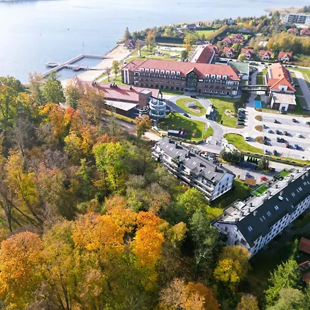 Ii - Z Widokiem Na Jezioro I Park Оструда
