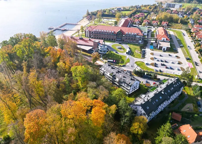 Ii - Z Widokiem Na Jezioro I Park Оструда